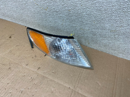 1999-2001 Toyota Solara Right Passenger RH Front Turn Park Signal Y2673 DW1