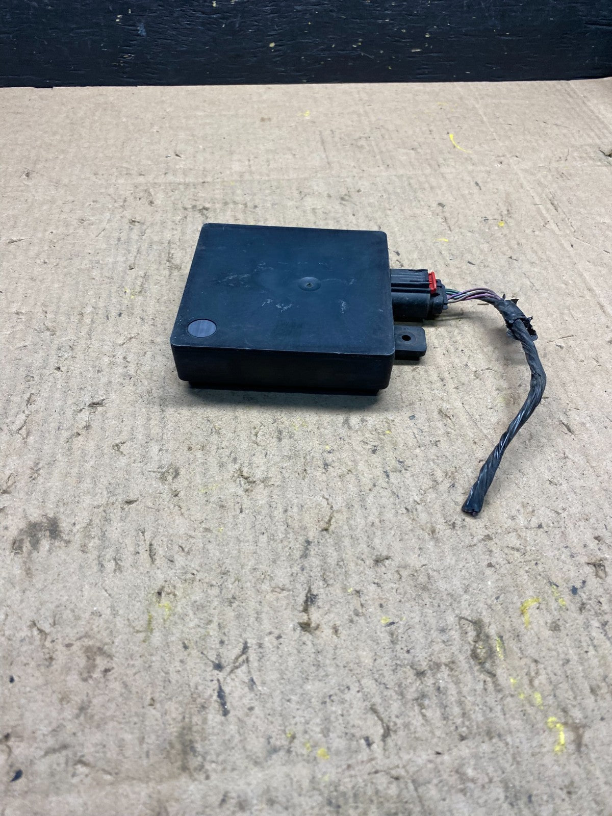 2013 to 2018 Ford Lincoln Rear Radar Blind Spot Module r8490 DG2