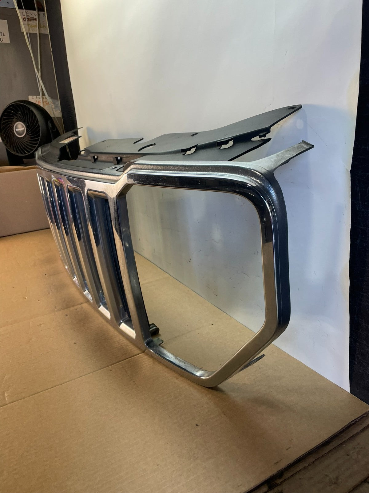 2008 2009 2010 2011 2012 Jeep Liberty Front Upper Grill Grille AG9865 DG1