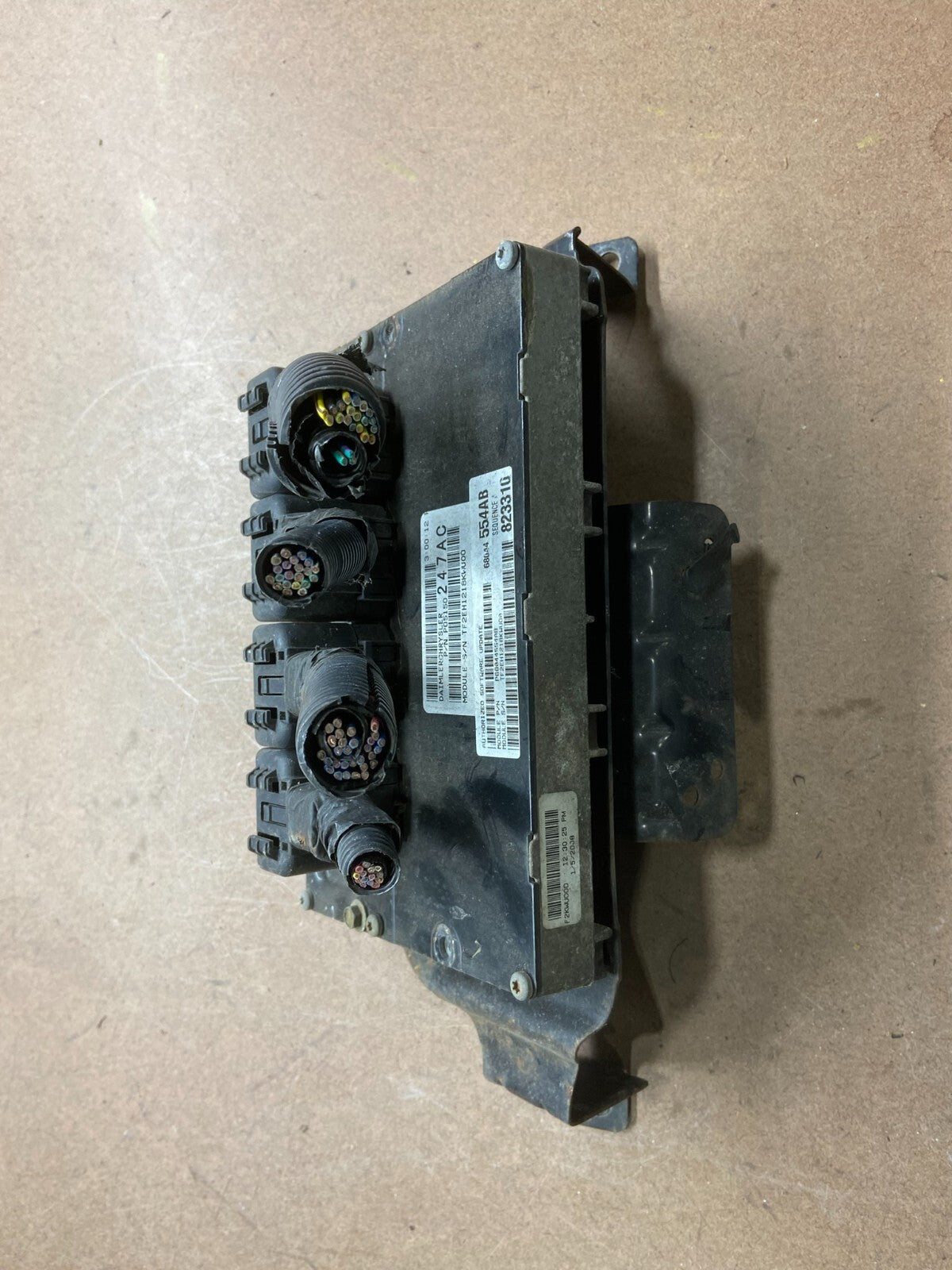 2008 2009 Caravan Town & Country 3.3L Engine Control ECM p68044554ab h3965 PS0