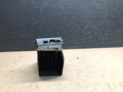 2007 to 2010 Nissan Armada Center Console Right Side Air vent F0845 PS4