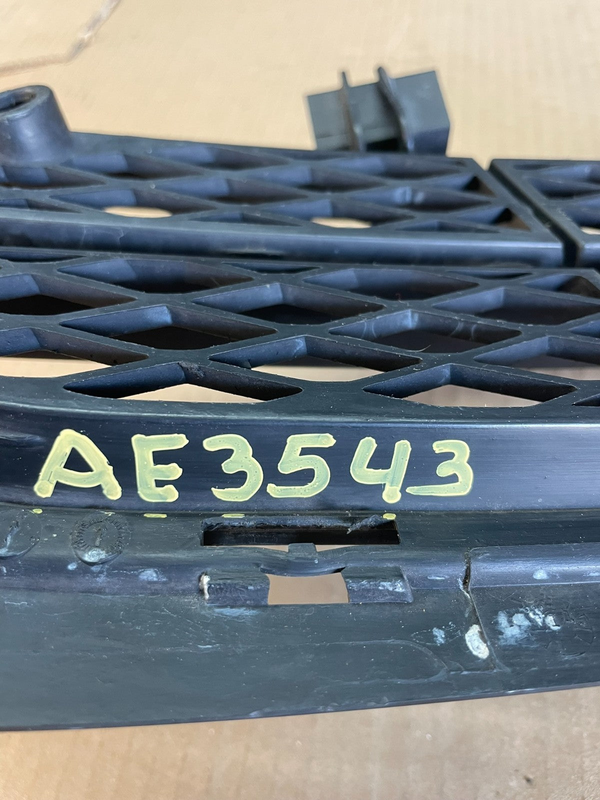 2010-2013 Buick Lacrosse Front Lower Grill Grille AE3543 DG5