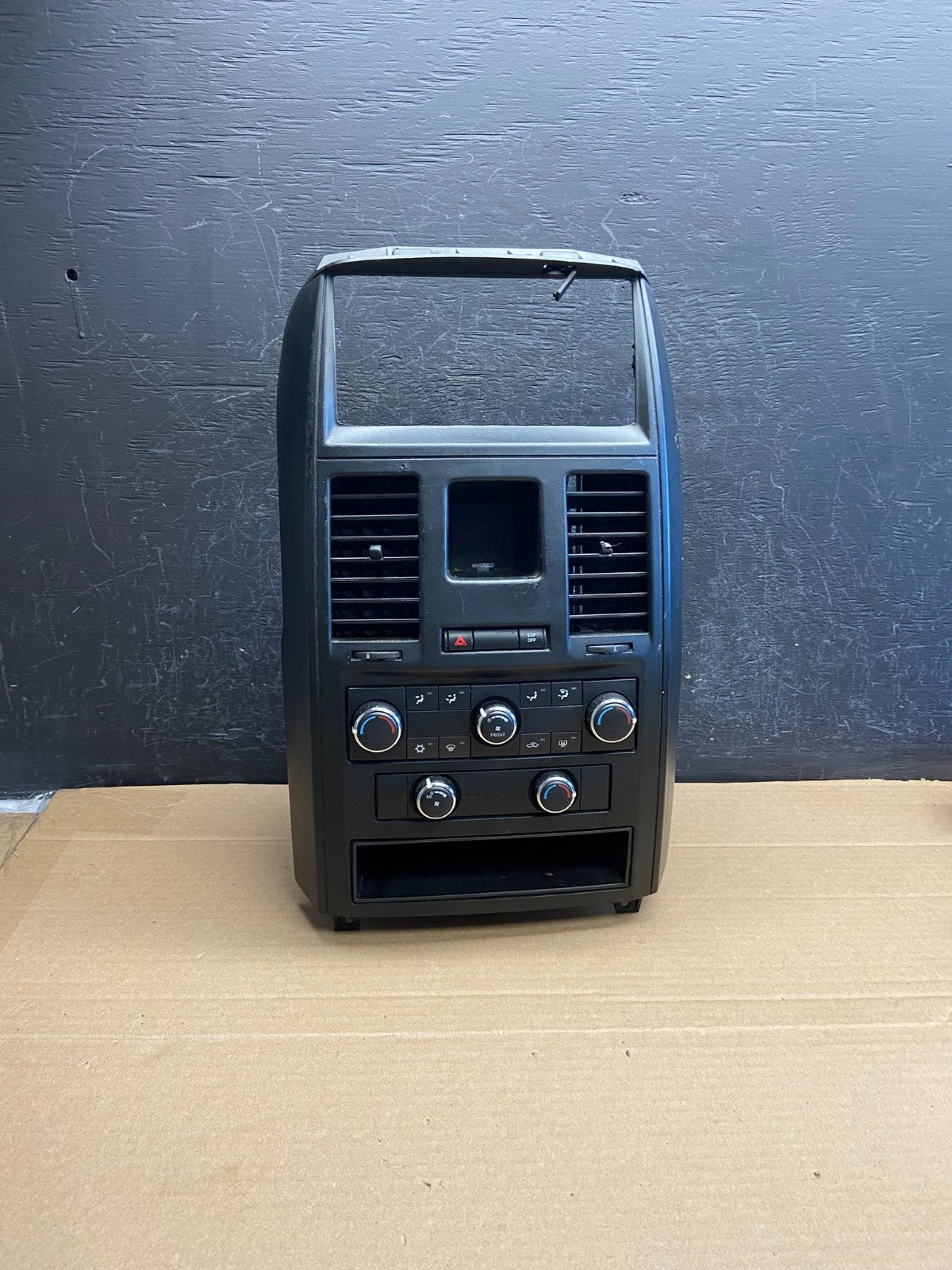 2008-2010 Dodge Grand Caravan A/C Climate Control Unit Bezel Trim AG5006 DG0