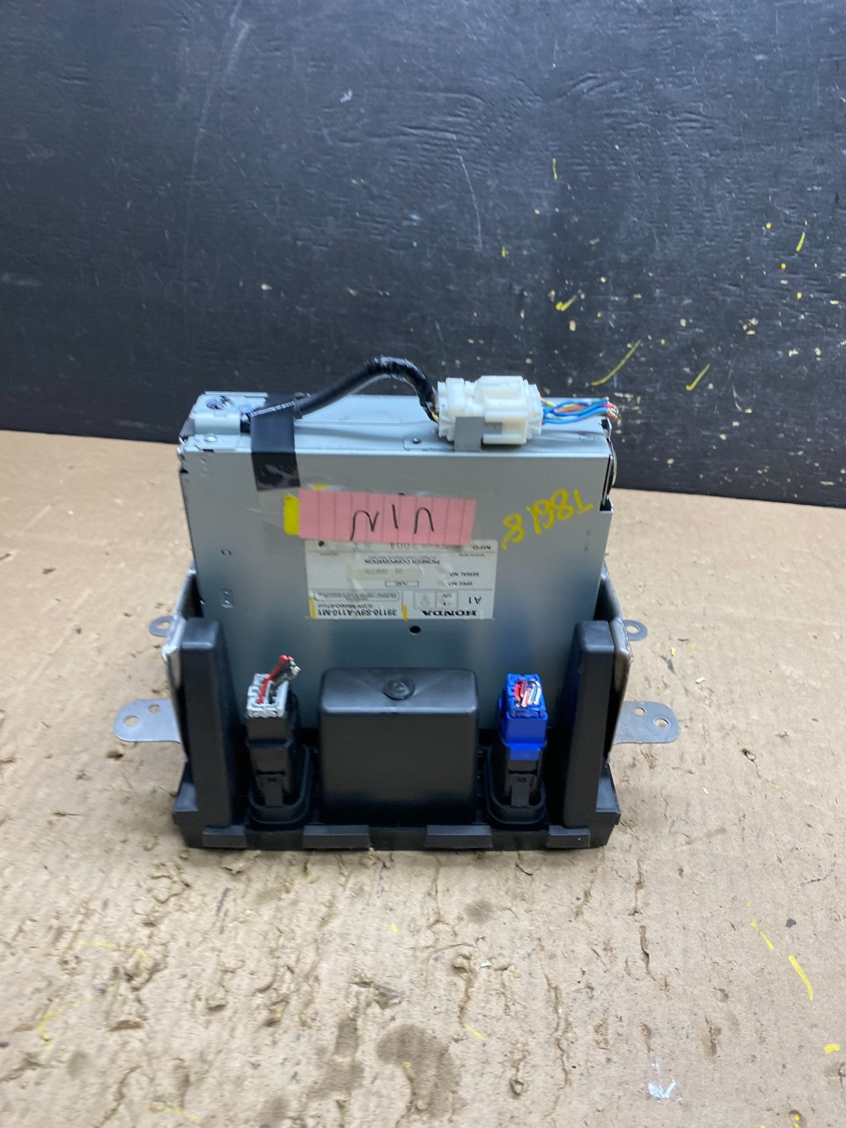 2003 - 2005 Honda Pilot Am Fm Cd Player Radio Receiver OEM  t8618 DG8