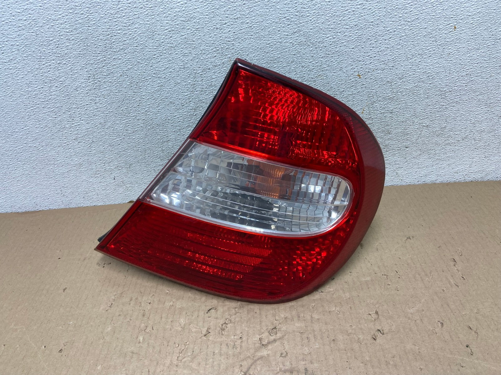 2002 2003 2004 Toyota Camry Tail Light Right Passenger Rh Side AG5936 LK0