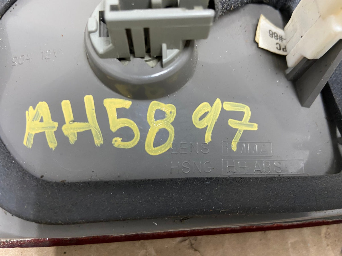 1997 1998 1999 Toyota Camry Tail Light Inner Right Passenger AH5897 LK5