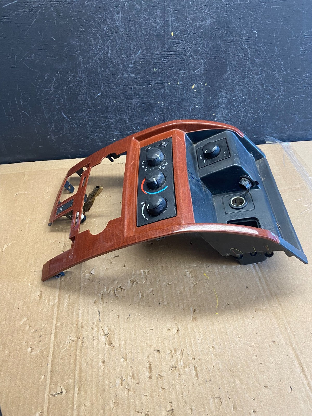 2006 to 2008 Dodge Dakota Dash Climate Temperature Control Radio Bezel AD2203 DG1