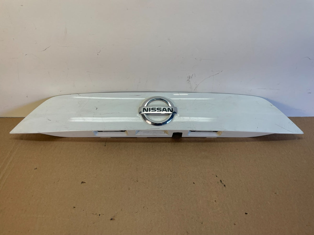 2017 to 2020 Nissan Rogue Sport Tailgage Trim Handle Molding AH0317 DG0