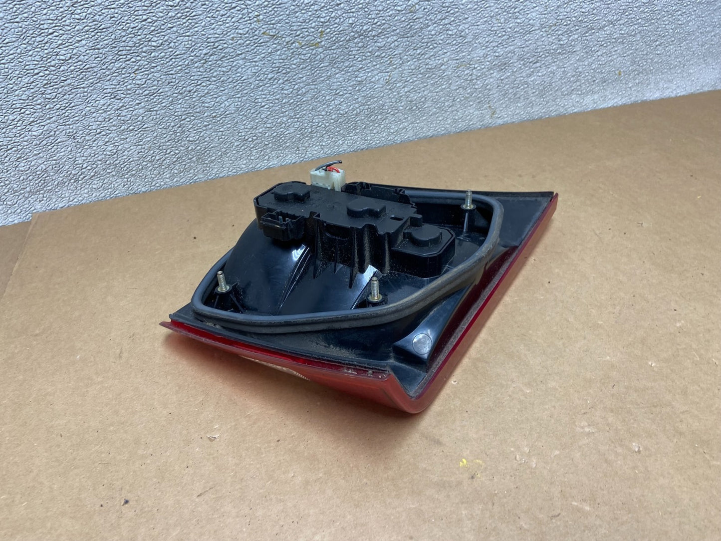1997 to 1999 Volvo S90 Right Passenger RH Side Inner Tail Light Oem Z6613 DW4