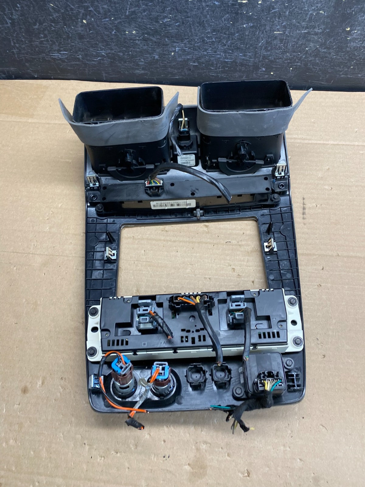 2006 to 2010 Hummer H3 Center Cosnole A/C Climate Control Radio Bezel AG5220 DG7
