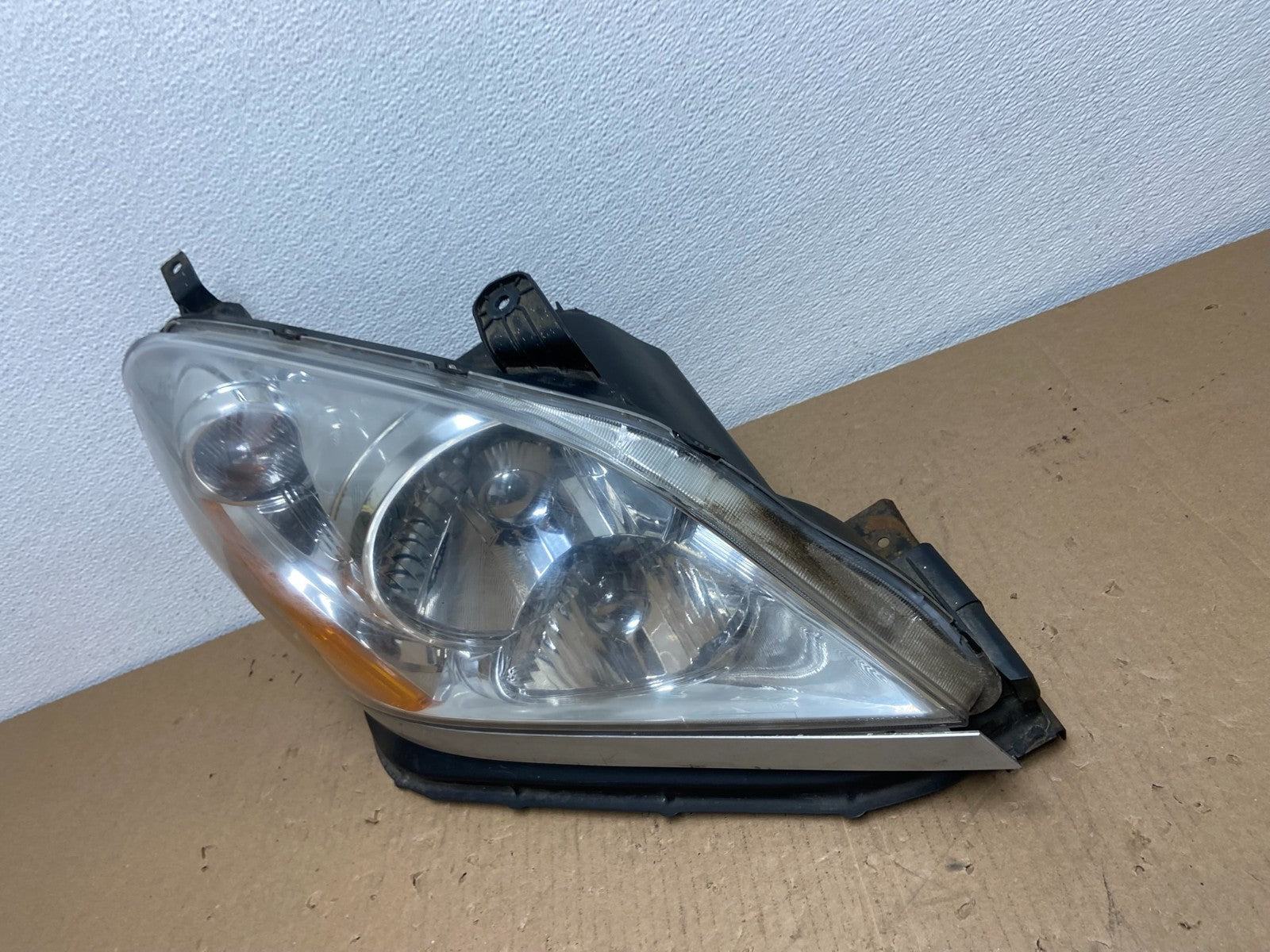 2003 2004 2005 Honda Pilot Right Passenger RH Side Halogen Headlight AB6565 DW1