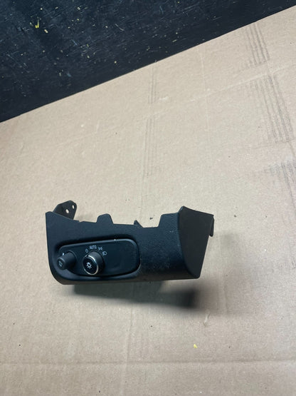 2016 to 2019 Chevrolet Volt Headlight Switch w/ Trim Panel Cover Bezel R6290 DG1