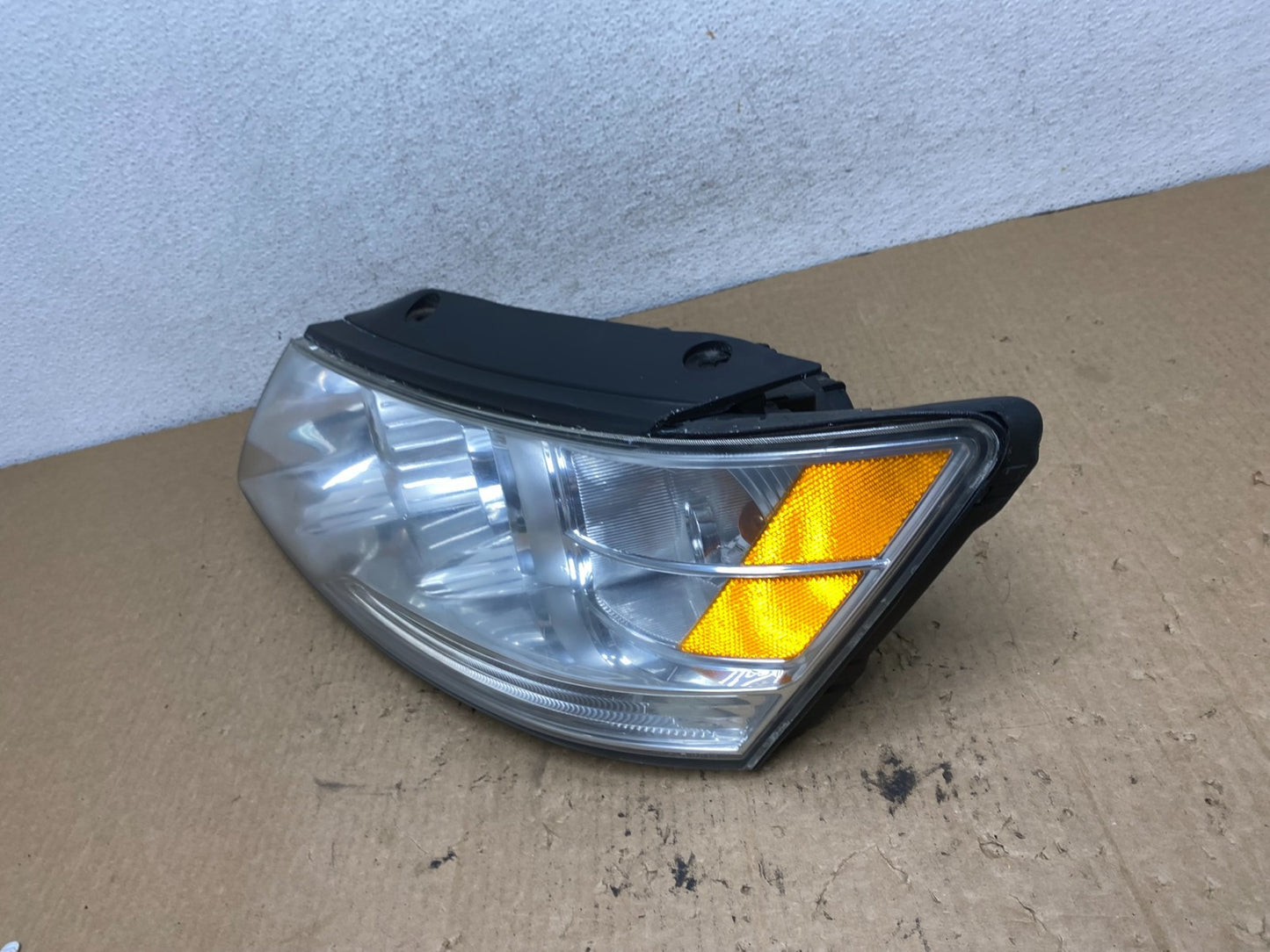 2009 - 2010 Hyundai Sonata Left Driver LH Side Headlight Halogen AG2371 DW1