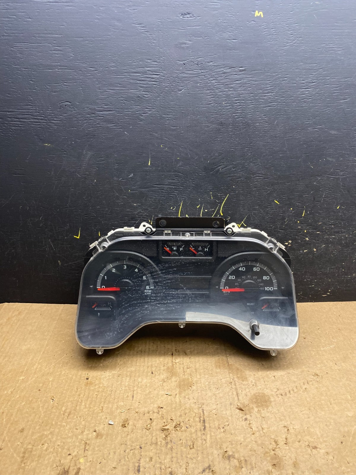 2009 to 2011 Ford E150 E250 E350 VAN Gauge Speedometer Cluster Z7338 DG0