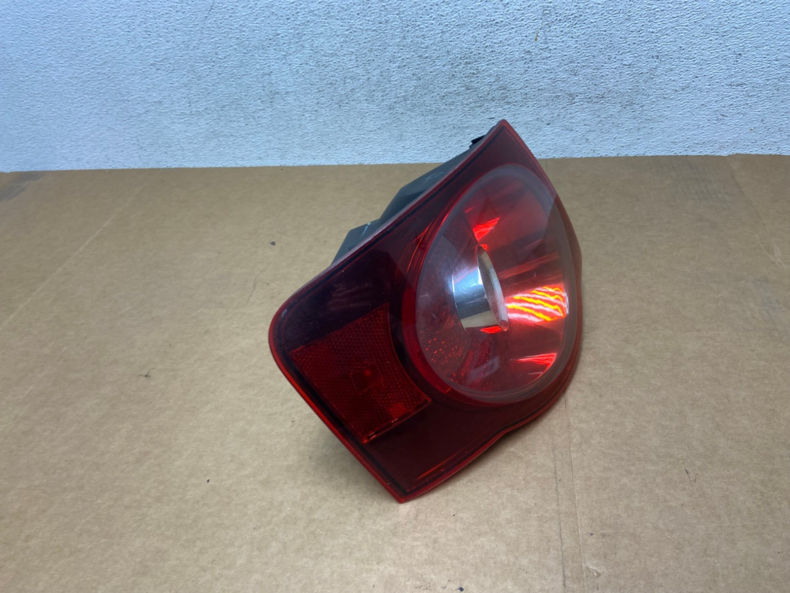 2008 2009 2010 Volkswagen Jetta Left LH Side Tail Light AE2897 LK2
