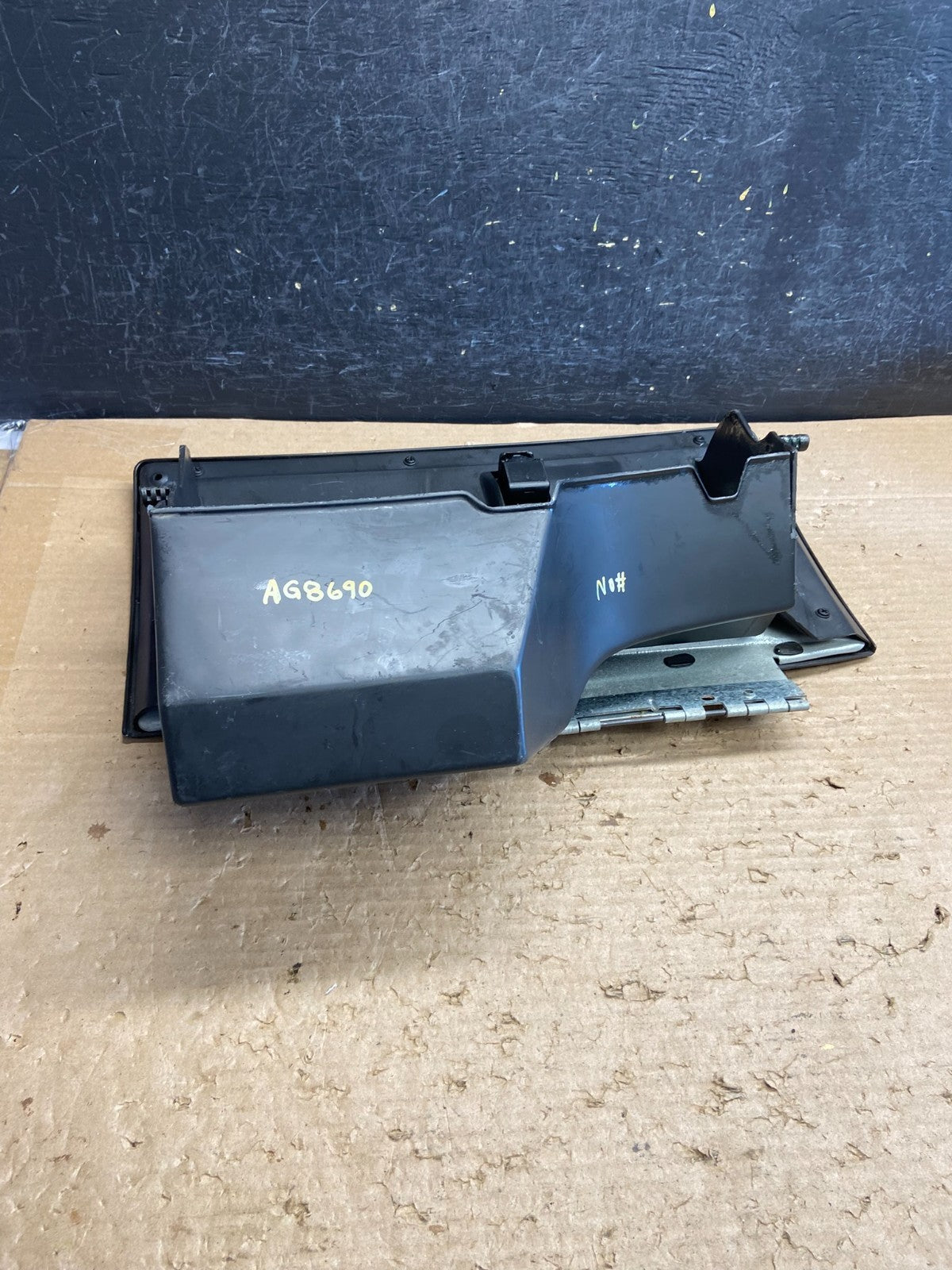2006 to 2011 Ford Crown Victoria Glovebox Glove Box AG86904