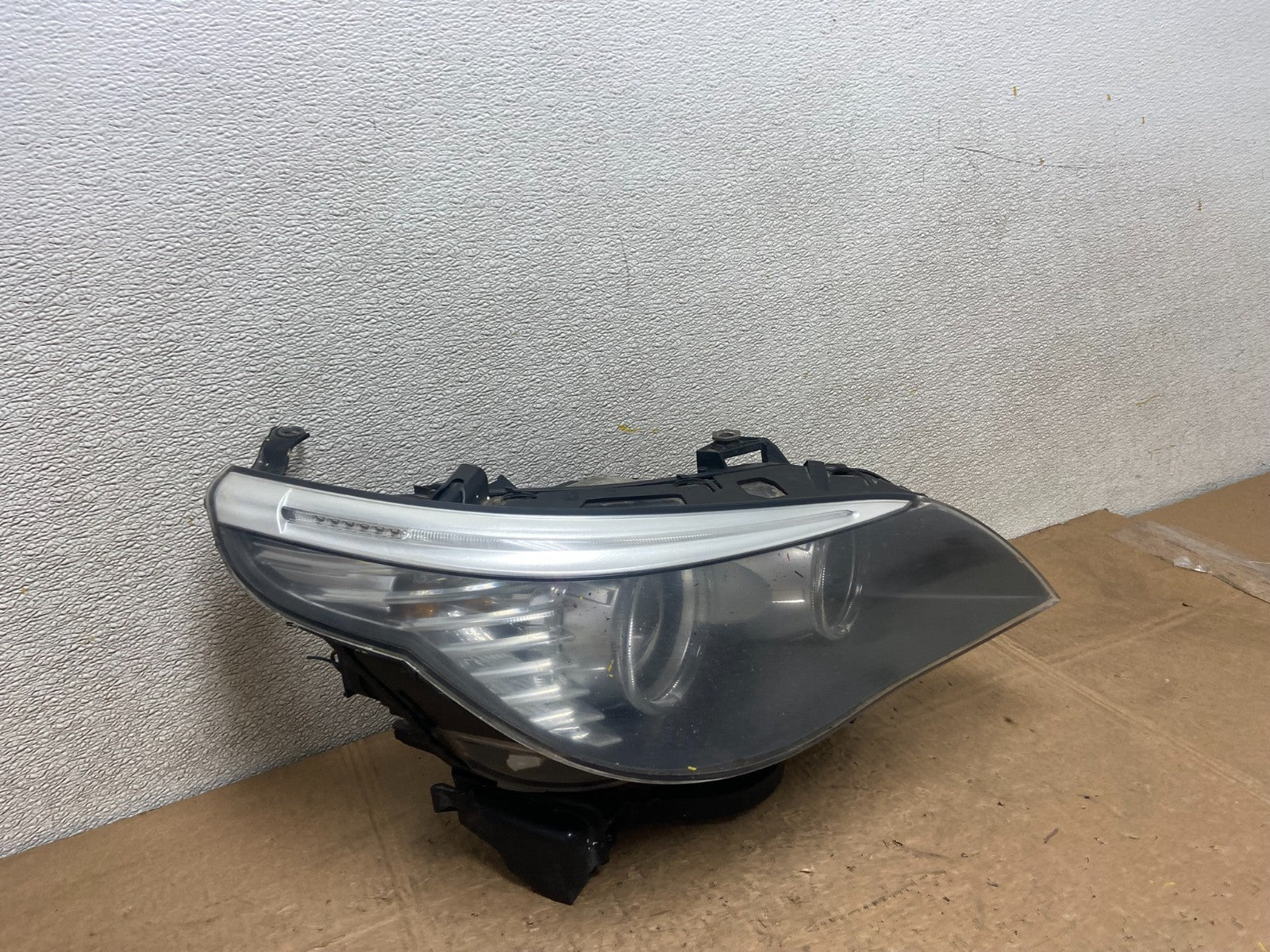 2008 to 2010 Bmw 5 Series 528i Halogen Right Headlight Oem Y6913 DW2