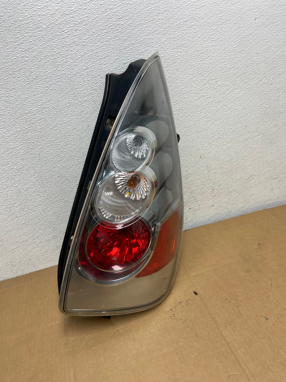 2006 2007 Mazda 5 Right Passenger RH Side Tail Light AD0723 LK2