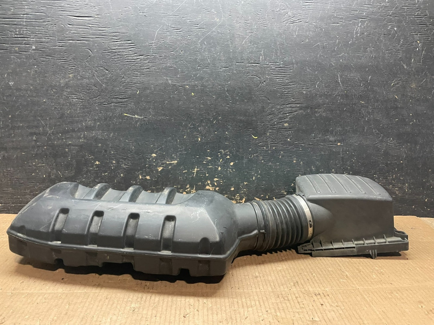 2011-2022 Jeep Grand Cherokee 5.7L V8 Air Cleaner Hose Tube OEM y6291 DG4