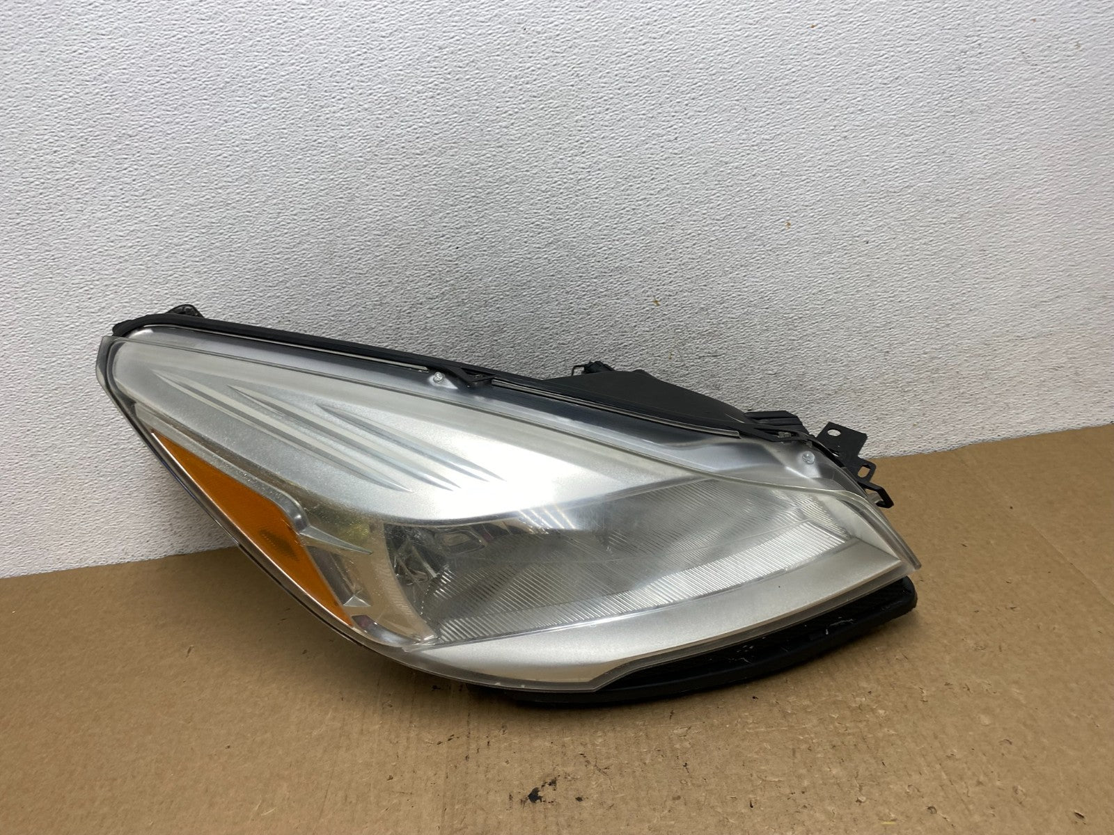 2013 - 2016 Ford Escape Headlight Right Passenger RH Side Halogen AF9777 DW0
