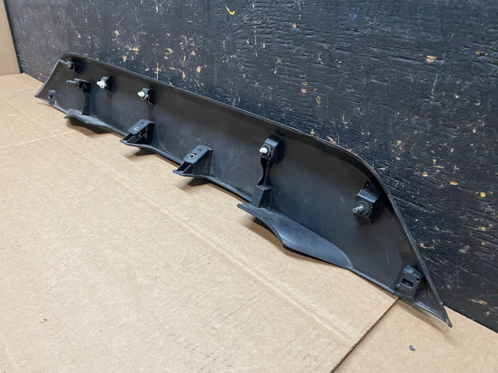2007 to 2013 Mitsubishi Outlander Rear Hatch Tailgate Trim Molding OEM Y9269 DG8