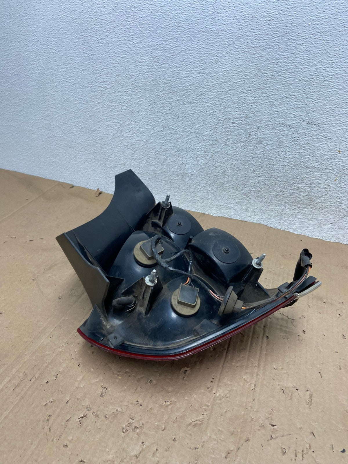 1998-2003 Ford Crown Victoria Right Passenger Rh Side Tail Light AE9362 LK6