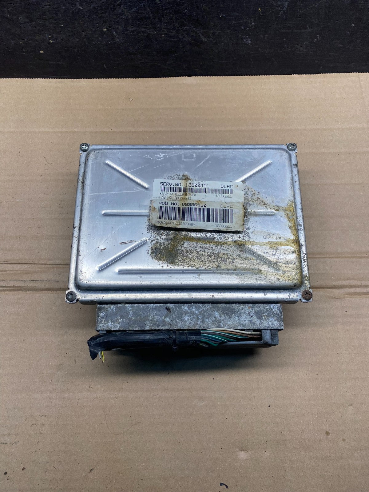 2001-2002 Silverado Tahoe Engine Computer Module 12200411 ECM ECU ah9569 DG0