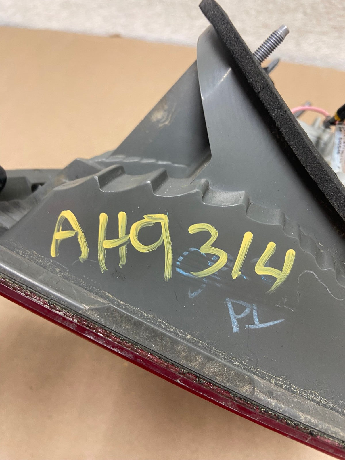 2011 2012 2013 Kia Sorento Left Driver Lh Inner Tail Light AH9314 LK9