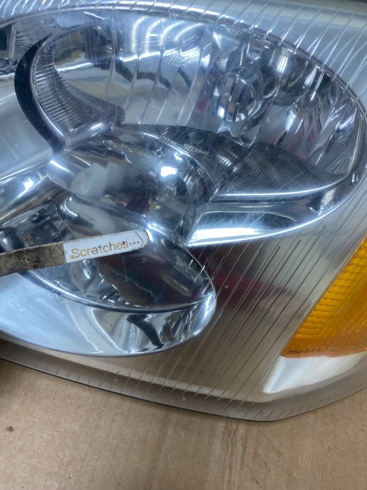2002 to 2009 Gmc Envoy Left+Right Set Headlights Halogen AI8748 DW4