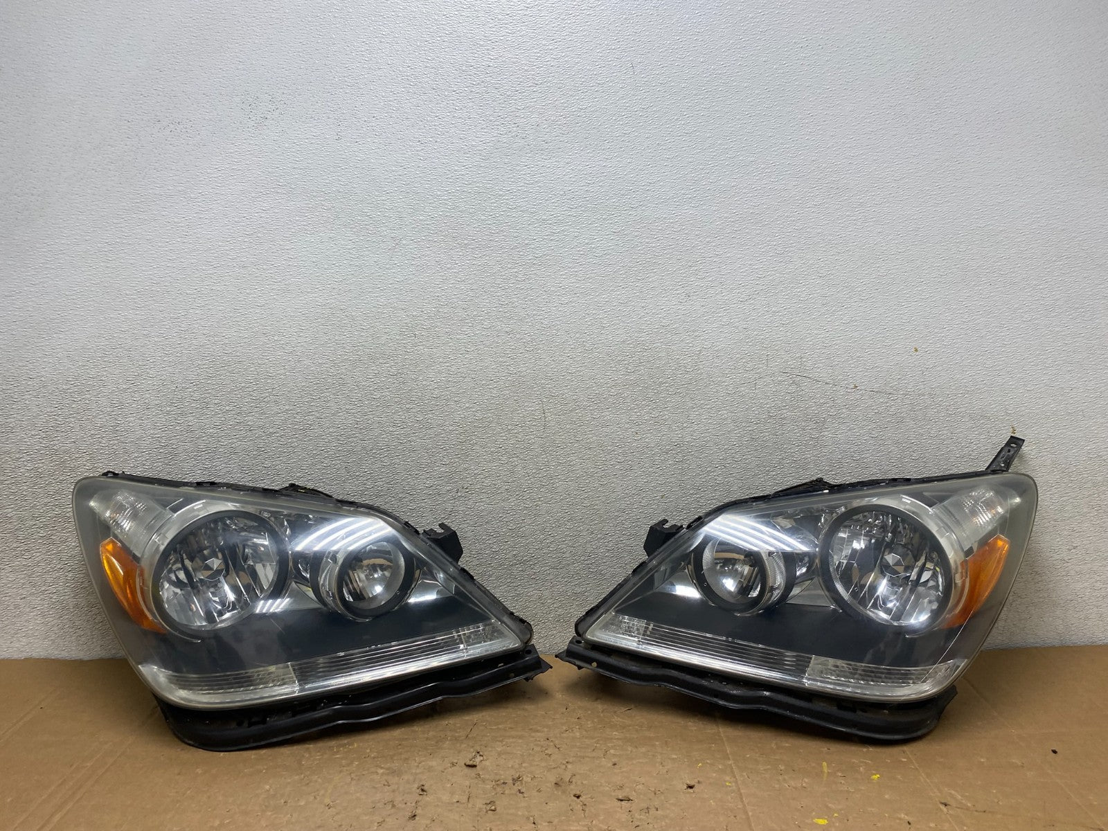 2005 2006 2007 Honda Odyssey Left+Right Set Halogen Headlights V6255 DW0