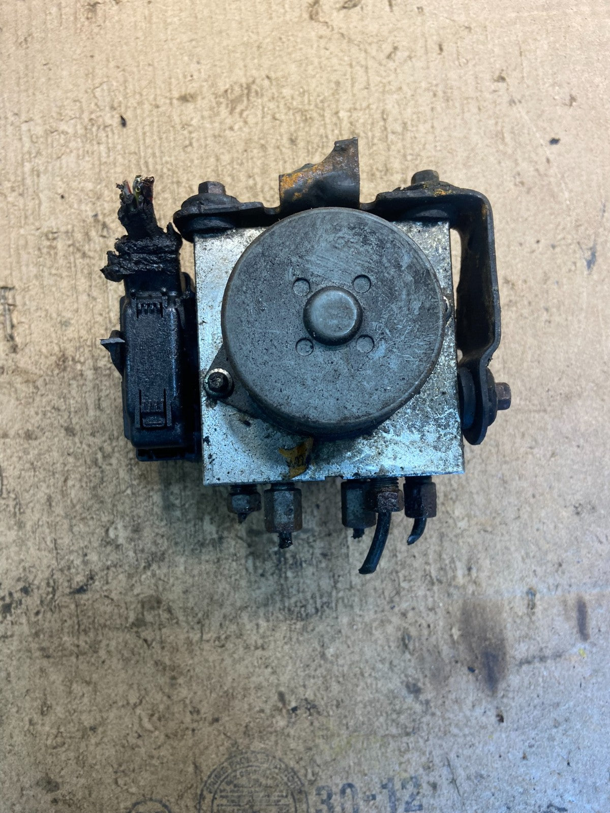 2014 2015 FORD E350 Van  ABS Anti Lock Brake Pump Module Z8918 DG5