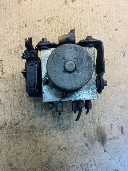 2014 2015 FORD E350 Van  ABS Anti Lock Brake Pump Module Z8918 DG5
