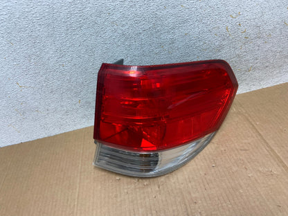 2008 2009 2010 Honda Odyssey Right Passenger Side Tail Light AI57620
