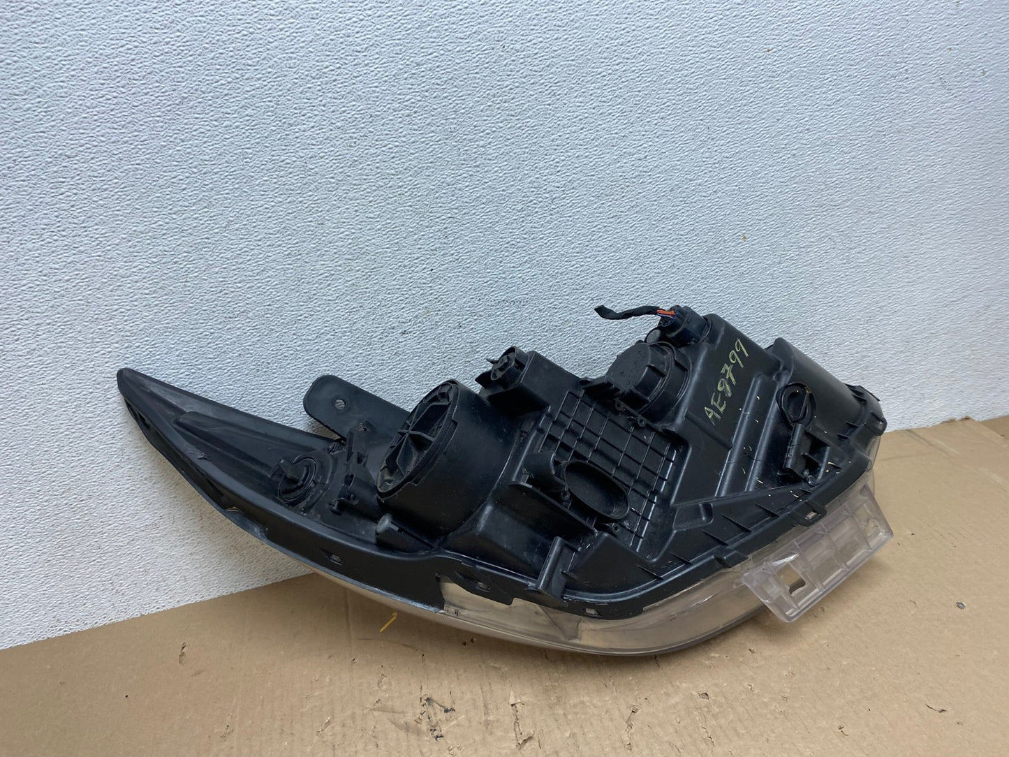 2011 - 2015 Hyundai Sonata Hybrid Left Driver Lh Halogen Headlight AE8799 LK9