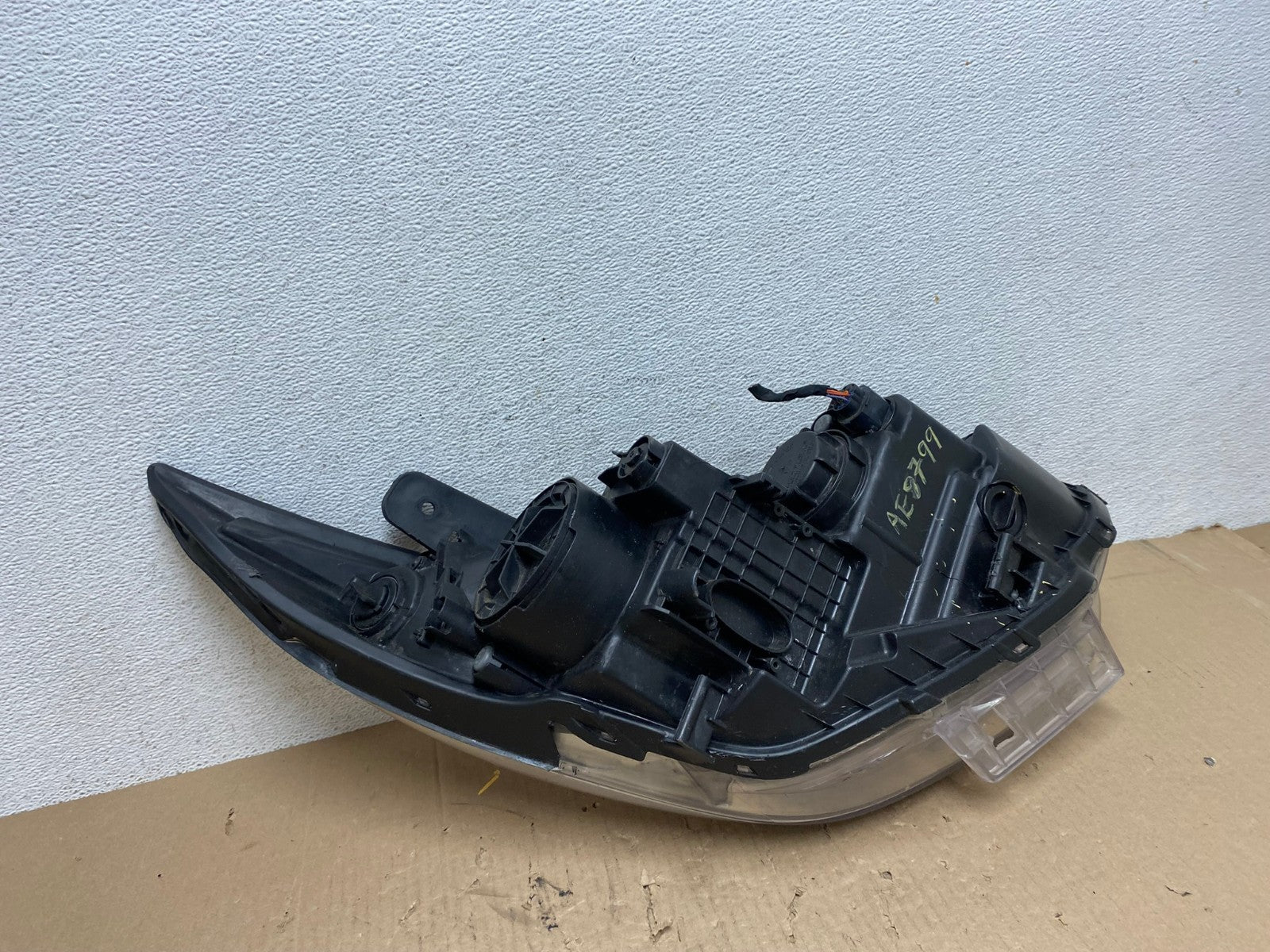2011 - 2015 Hyundai Sonata Hybrid Left Driver Lh Halogen Headlight AE8799 LK9