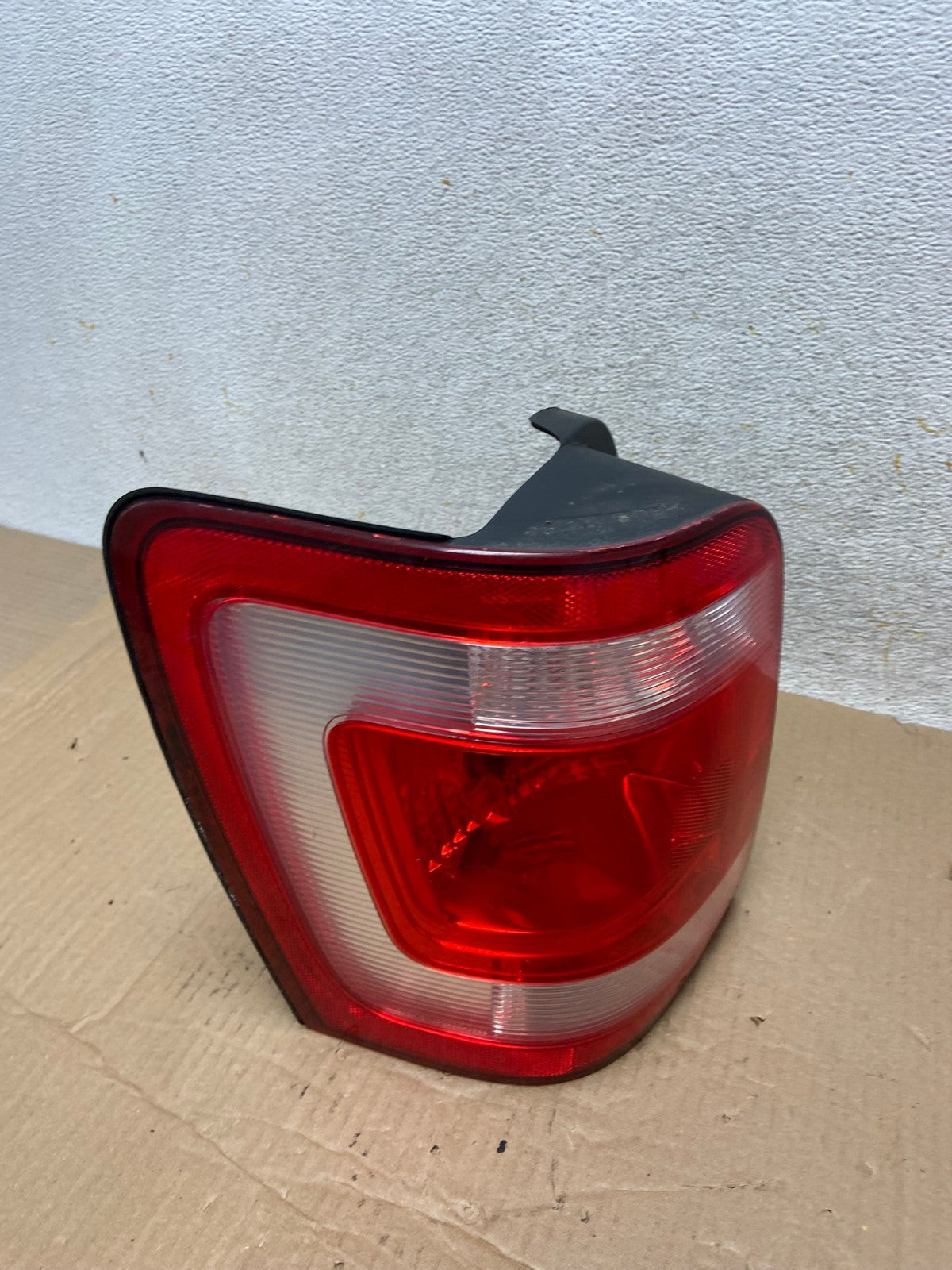 2008 to 2012 Ford Escape Left Driver LH Side Tail Light AI1208 LK2