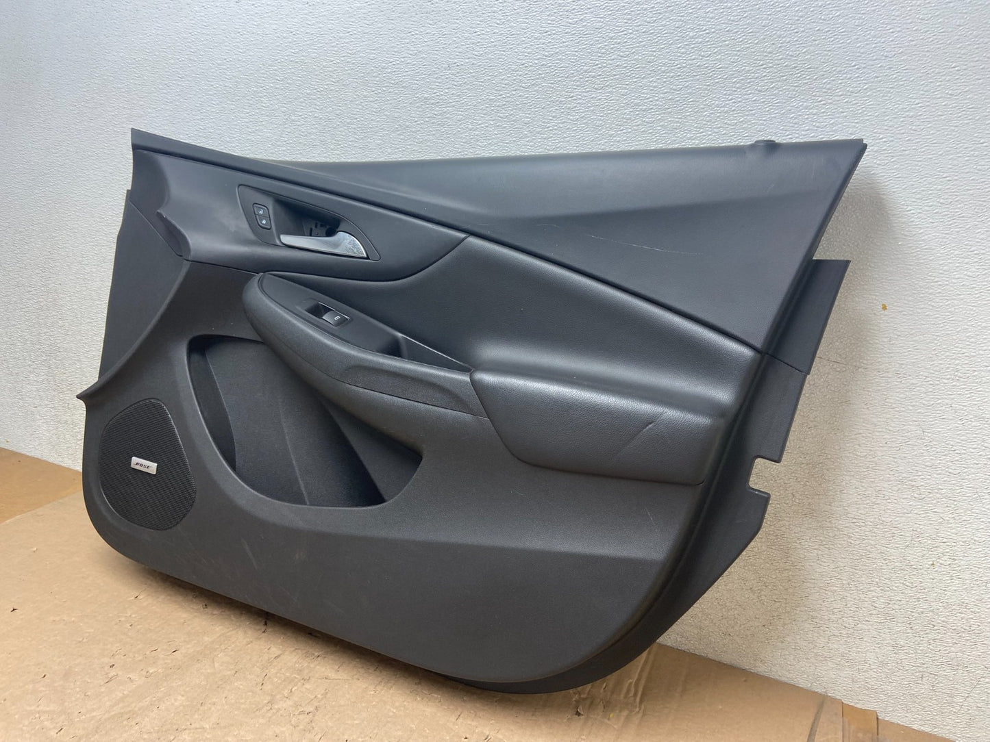 2016 to 2019 Chevrolet Volt Front Right Passenger Interior Door Panel r3071 DG1