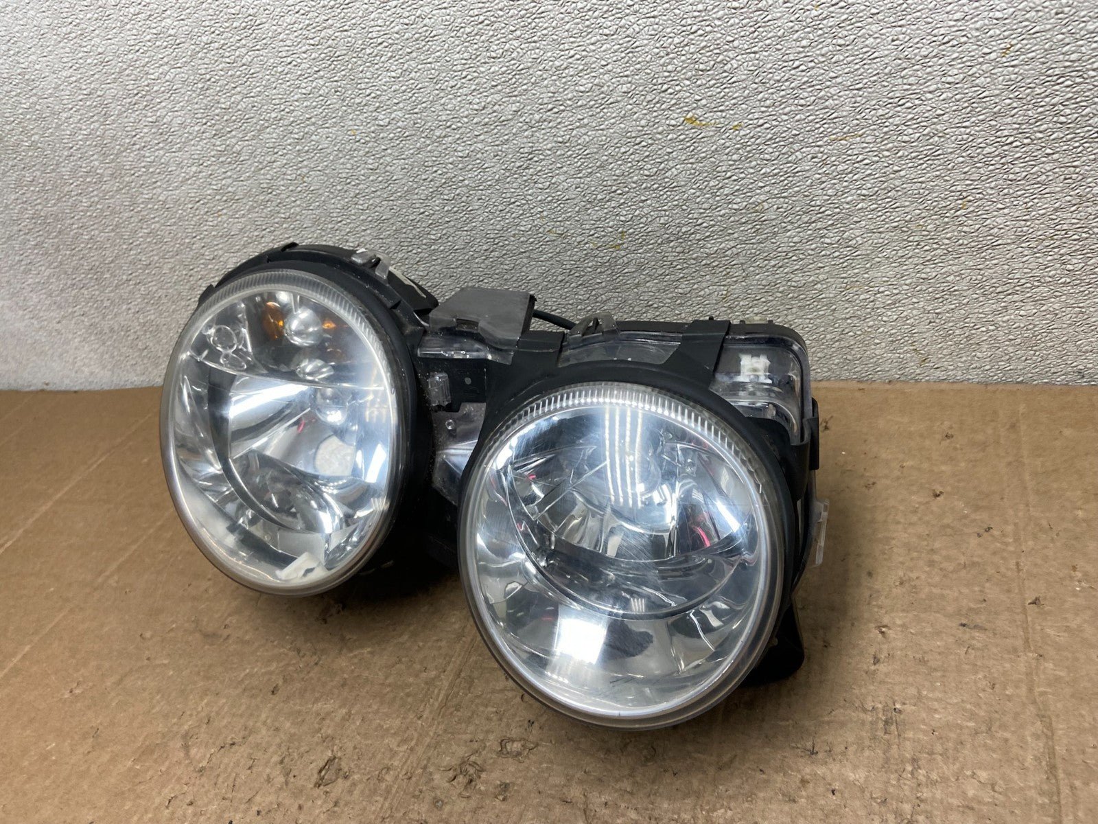 2000 to 2002 Jaguar S-Type Right Passenger Side Halogen Headlight OEM AA5075 DG1