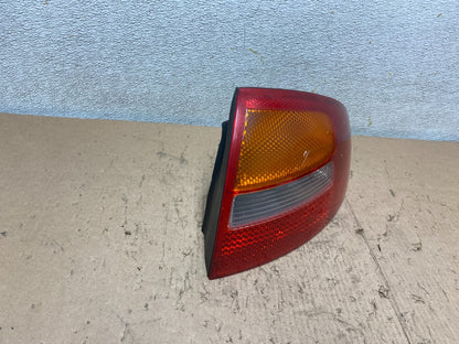 2002 2003 2004 Audi A6 Sedan Oem Right Passenger RH Side Tail Light Oem S5200 DG2