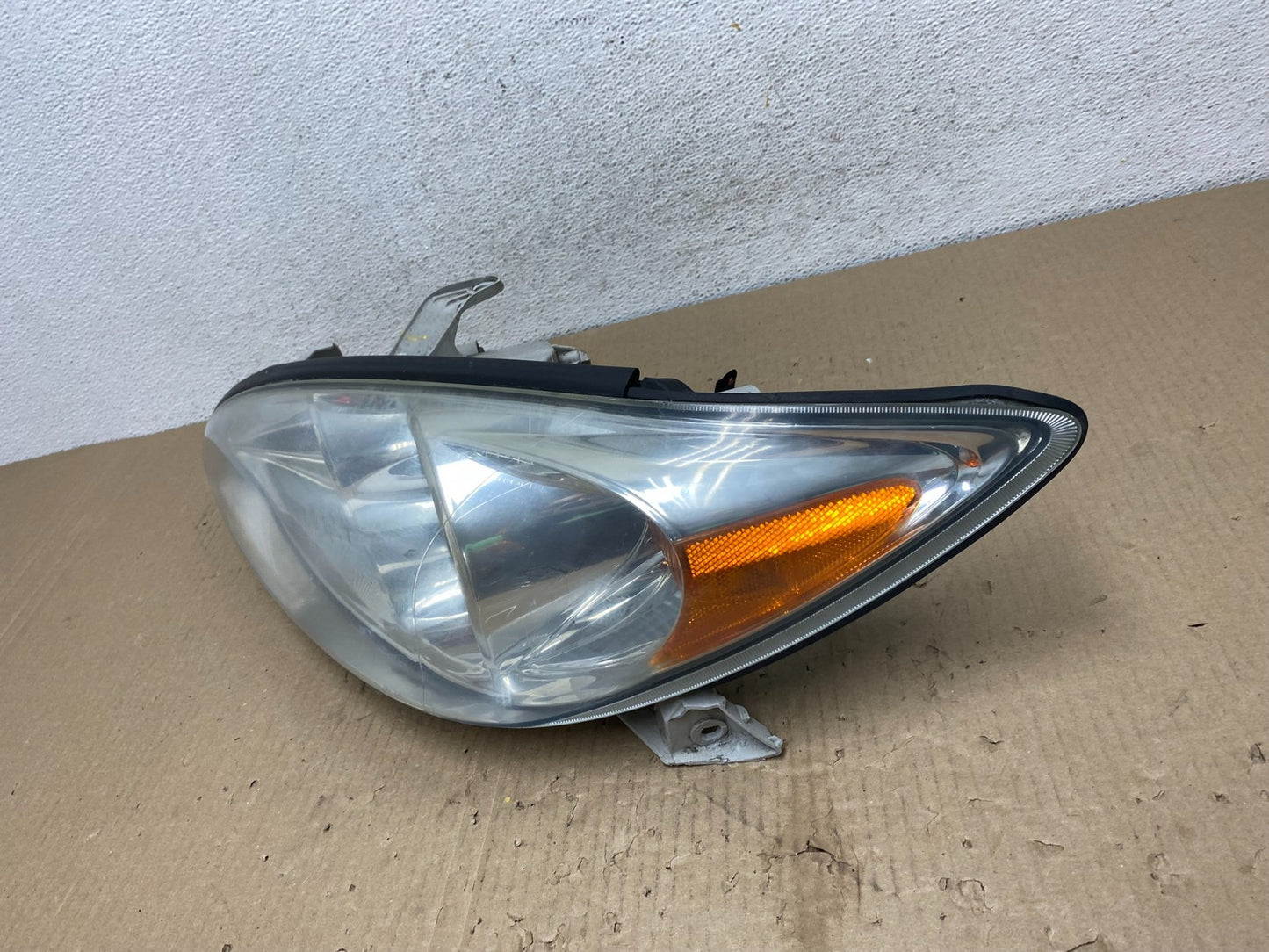 2002 2003 2004 Toyota Camry Left Driver Lh Side Halogen Headlight AE9702 DW1