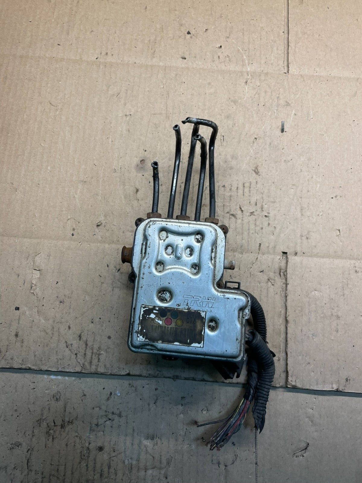 2004-2006 Chevrolet Express ABS Pump Control OEM 13567118 Module V9084 DG0