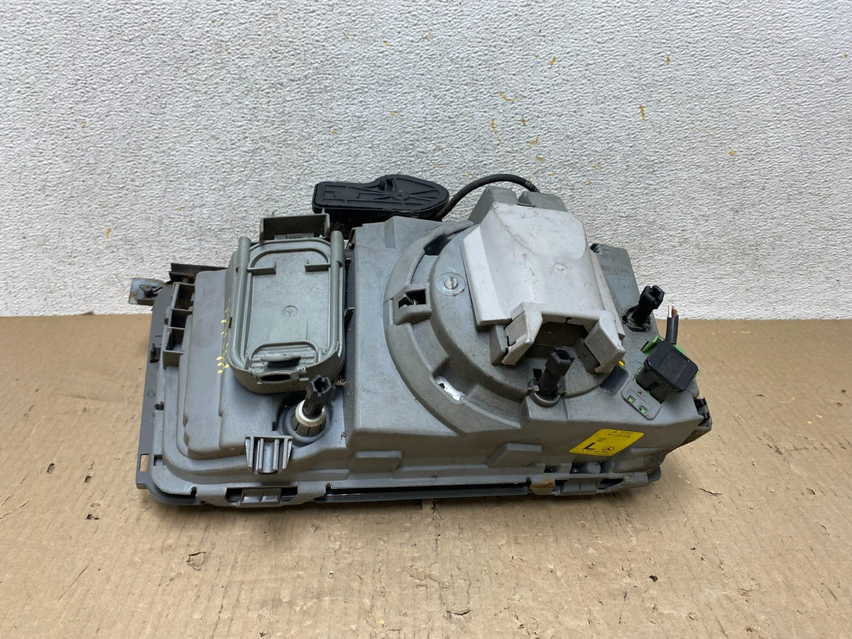 1986-1993 Mercedes Benz w124 300 300d 300e Left Driver Side Headlight AH59664