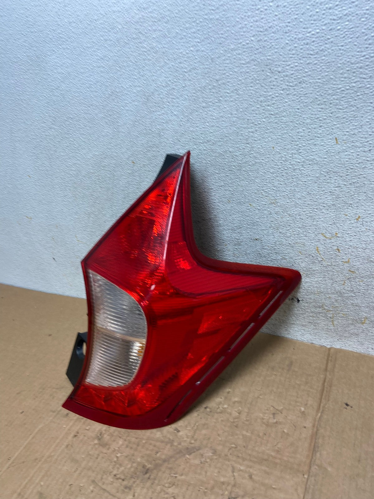 2014 - 2019 Nissan Versa Note Hatchback Right Passenger Tail Light AI5425 LK1