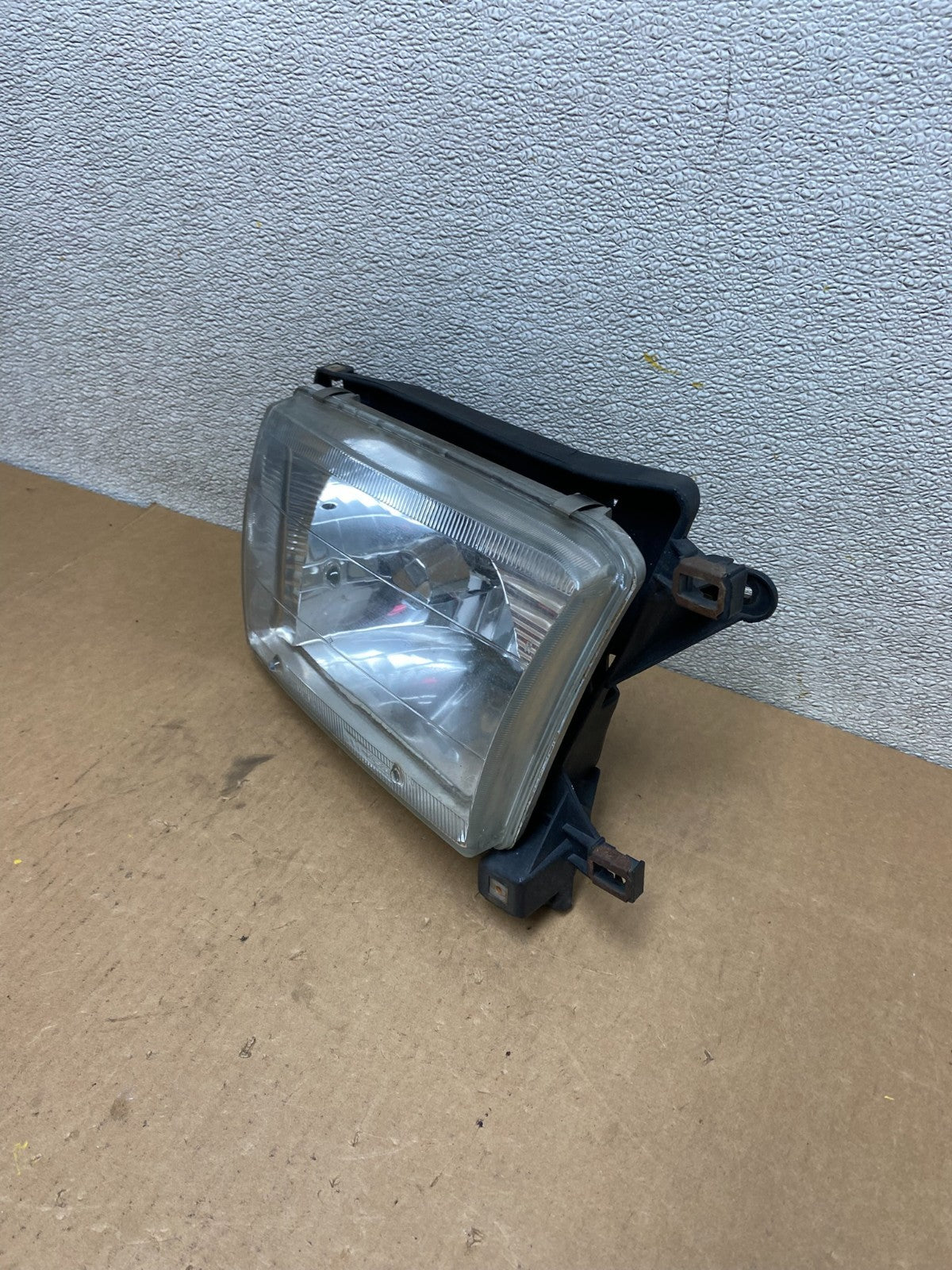 1996 to 2002 Toyota 4Runner Halogen Right Headlight Oem Z6797 DW1