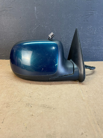 2003-2006 Chevrolet Tahoe Suburban Right Passenger Turn Door Mirror AE0975 DW0