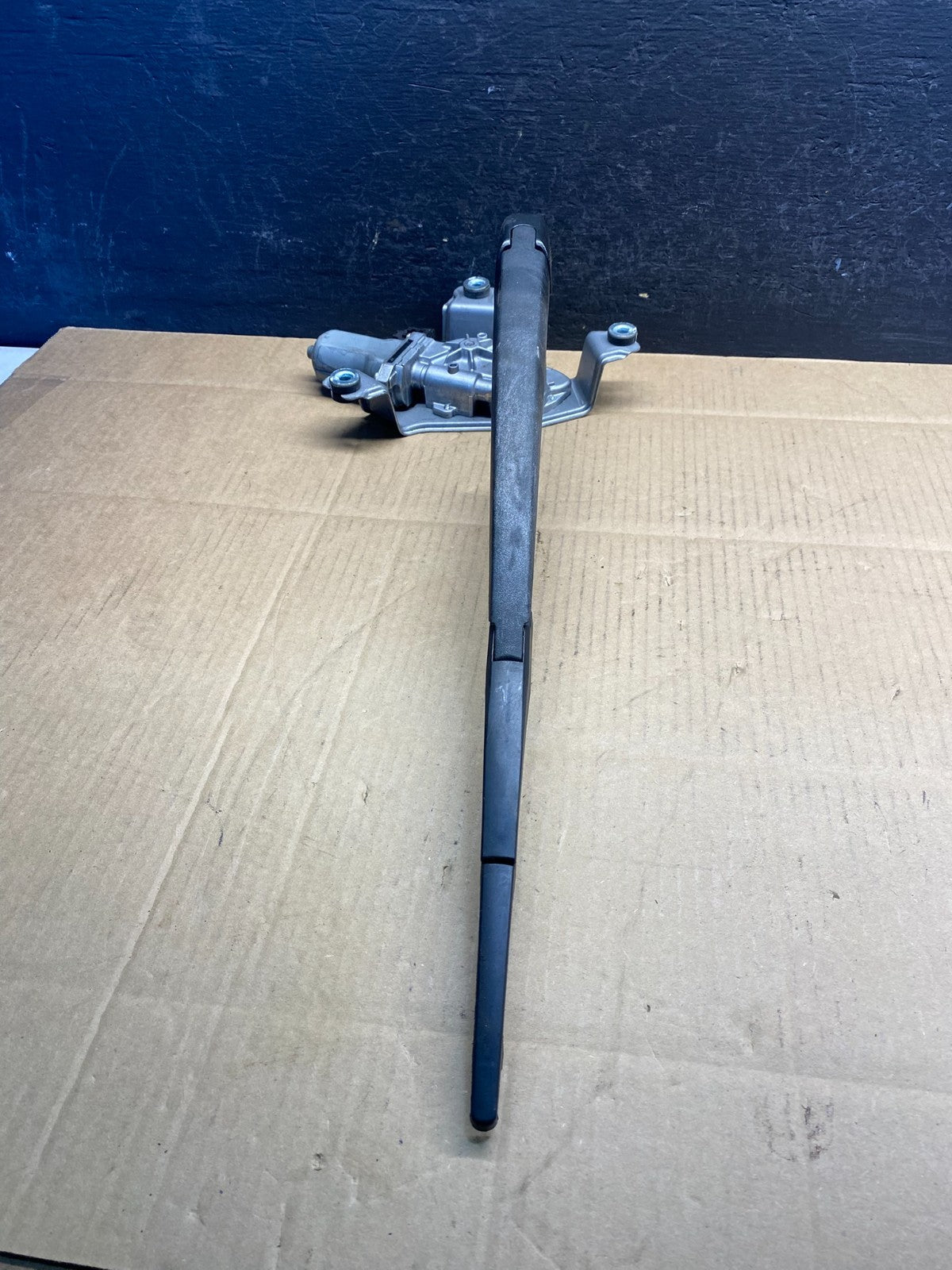 2014-2018 Jeep Cherokee Tailgate Back Door Rear Wiper Motor Wiper AD5019 DG2