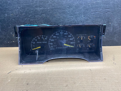 1995 to 1999 Chevrolet Silverado Suburban Cluster Gauge Speedometer AH9776 DW0