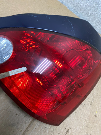 2004 to 2008 Nissan Maxima Right Passenger Tail Light V3121 DW4