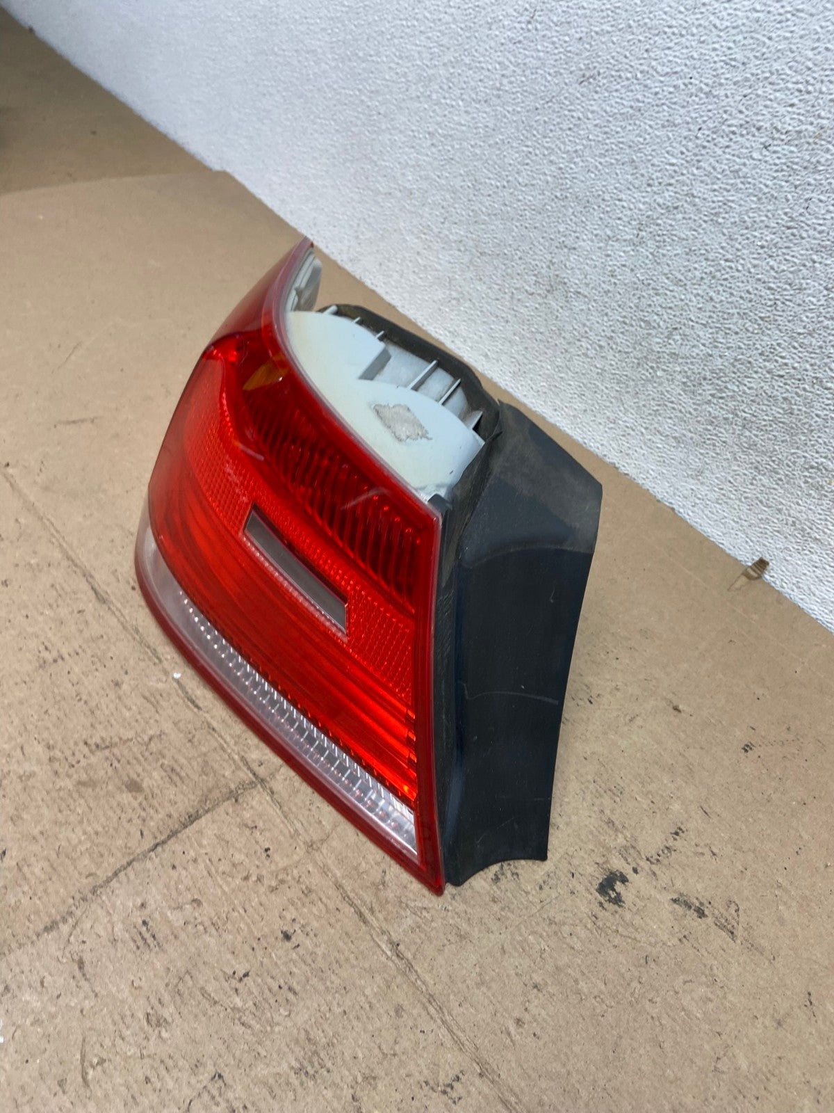 2007 to 2010 BMW M3 328i 335i Coupe Left Driver LH Tail Light AF5137 LK1