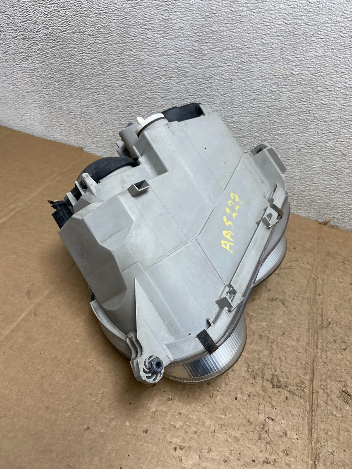 2005 to 2007 Mercedes-Benz C-Class Right Passenger Side Headlight AA52277